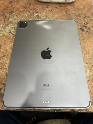 Apple iPad Pro 11 128 GB in Sana'a