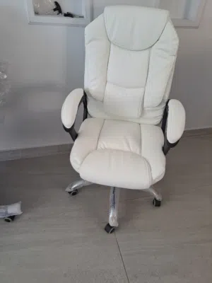 كرسي طبي جلد لون ابيض مريض لساعات العمل الطويله  فخامه راحه جوده