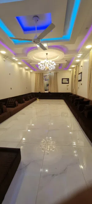 800 m2 . Landlord4