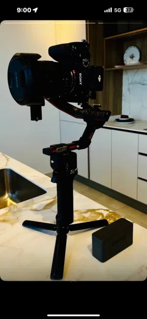 للبيع. كيمرة احترافية سوي مارك 4 sony Mark 4