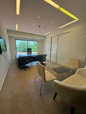 Furnished Office in Prestigious Complex in 7th Circle. - مكتب مفروش بالكامل في مجمع الحسيني