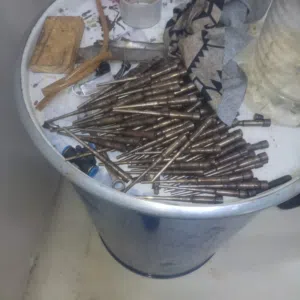 اسطمبة حقن بلاستيك 96 عين - غطا سرنجة
