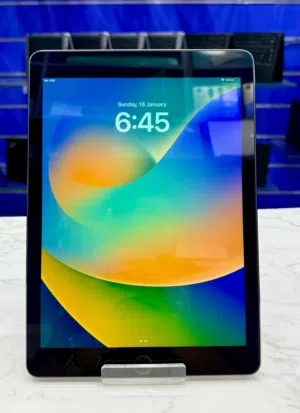 APPLE IPAD PRO 9.7 INCH DISPLAY RETINA DISPLAY 32GB STORAGE FREE DELIVERY OMAN ALKHUWAIR LOCATION