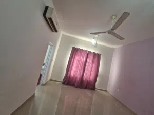 للايجار بيت واسع مستقل في موقع ممتاز بالقرب من ممشى العامرات المحج