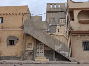 نصف حوش دورين غوط الشعال ب400 ألف