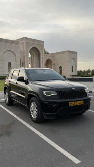 Used Jeep Grand Cherokee in Muscat