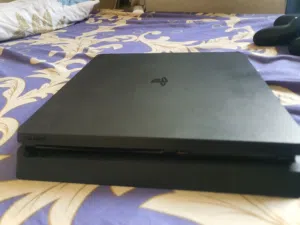 جهاز بلستيشن 4 سليم