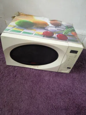 Samsung 20 - 24 Liters Microwave in Amman