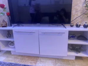 ميز تلفزيون