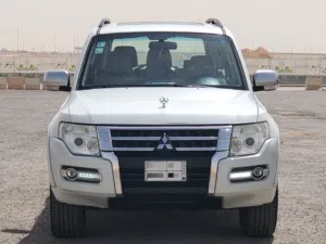 Used Mitsubishi Pajero in Al Riyadh