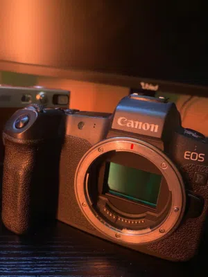 كاميرا Canon EOS R