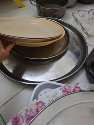 اواني مطبخ وطناجر