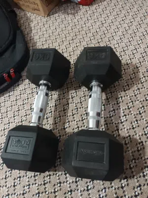 HEX DUMBBELLS  9KG X 2 PIECE (USED VERY LESS)