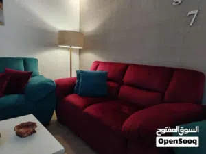 كنب فاخر للبيع 9 مقاعد بحالة جيدة
