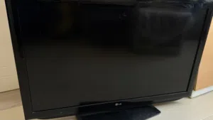 LCD TVs for Sale / للبيع شاشات LCD