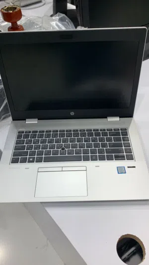Hp core i7 gen 8th pro book Ram 8 gb ssd 256 gb windows 11