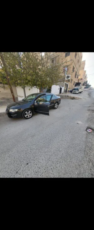 فوكس باسات موديل 2008 للبيع ، قير اوتوماتك لون كحلي سيارة عملية وجبارة وماتور 1800 على الرخصة