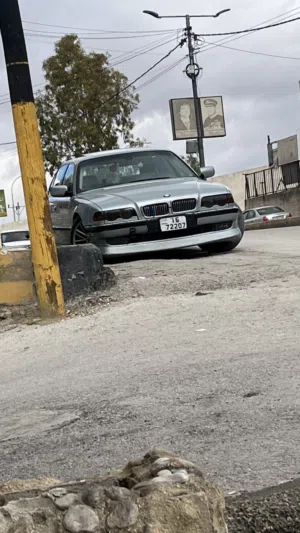 BMW 728ile38ماتور 28 دبل فينوس فل مسكر موديل 2001 اصلي فحص 3 جيد وحد ضربه على