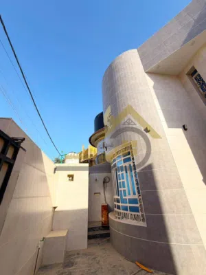 200 m2 More than 6 bedrooms Townhouse for Rent in Basra Baradi'yah