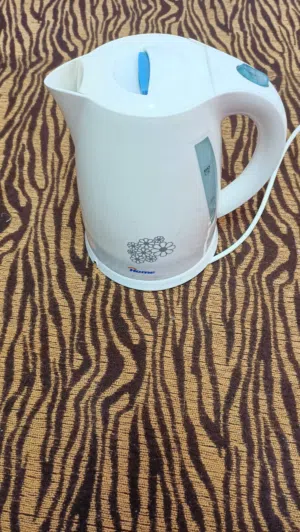غلاية مياه ماركة هوم مستعمله بحاله جيده