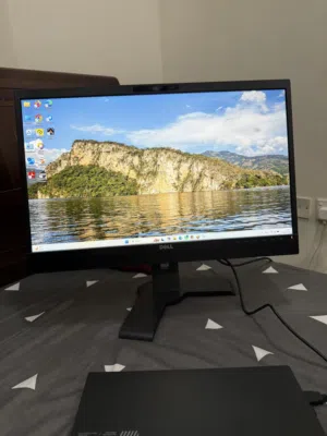 23 inch LED screen with HDMI cable in good condition