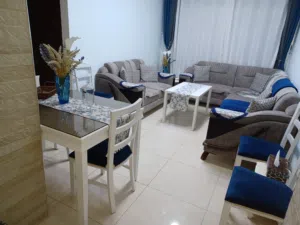 طقم كورنر جديد مع طاولة سفرة مستعملة