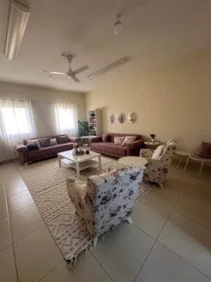 جلسة فاخرة و مميزة بحالة جديدة