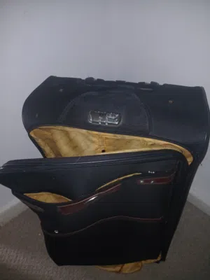 شنطة سفر ماركة