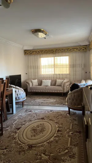 طقم انتريه مستعمل بحاله الجديد استعمال نظيف دمياطي للبيع
