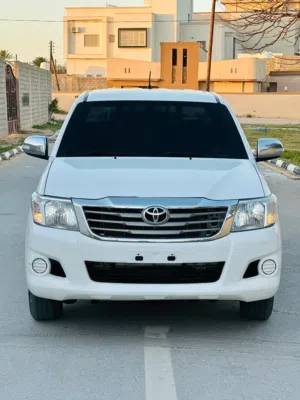 Toyota . Hilux . 2014 . New2