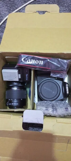 للبيع كاميرا كانون جديدة 100% (Canon EOS 500D)
