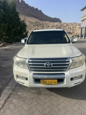 Used Toyota Land Cruiser in Al Dakhiliya