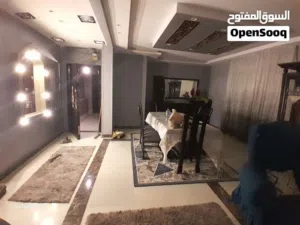 شقه للبيع في ارض اللواء