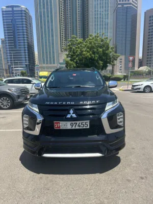 Mitsubishi Montero premium 2023