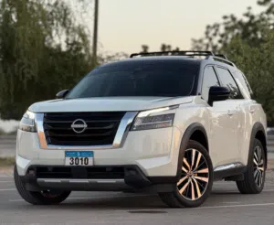 للبيع نيسان باثفاندر بلاتينيوم موديل 2023