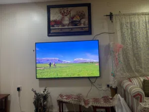Samsung Smart UK UHD 65 inch TV( Negotiable)