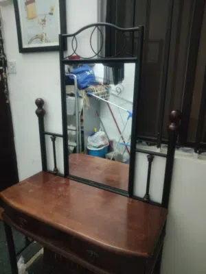 Light weight Dressing Table with mirror