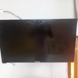 ثلاث تلفزيونات للبيع وسبب البيع ماالهن حاجه،، تلفزيونات وكاله م مبدل مسمار منهن،،كلهن 32 بووصهه،، سع
