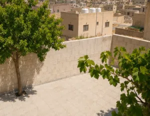 بيت مستقل مع حديقة وأشجار مثمرة للبيع
