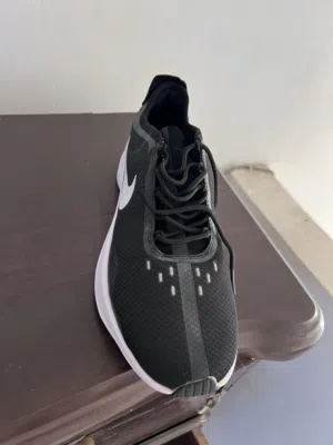 بوط نايك nike فيتنامي نمره 41 بحالة الوكالة