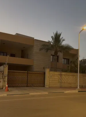 بيت ركن في مناوي باشا على شارع عريض للايجار التجاري