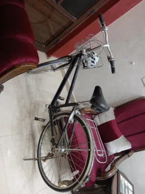 بسكليت بريجستون ياباني أصلي بحالة ممتازة (غيارات ) قياس 28