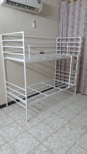 سرير حديد ابيض او اسود سرير حديد طابقين قياس 90 في 190 او اي قياس حسب الطلب