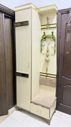 خزانه احذيه مع مقعد
