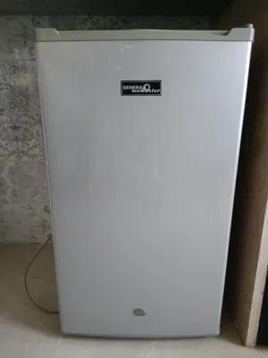 ثلاجة مكتبية