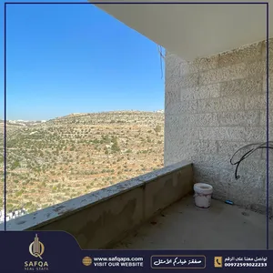 ‏٣ غرف نوم ‏.‏ ٣ حمّامات ‏.‏ 160 م٢‏3
