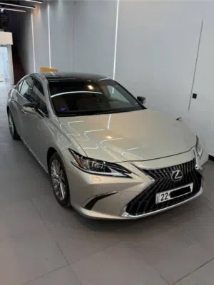 لكزز es350 لون مميز وكالة وضمان  شركة ساز  بحالة الشركة