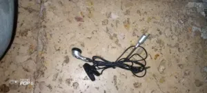 سماعات اذن وسماعات بركبو ع لاب توب او شاشات التلفزيون 1500 سماعه اذن و1500 سماعات شاشه كلهم بلكرتونه