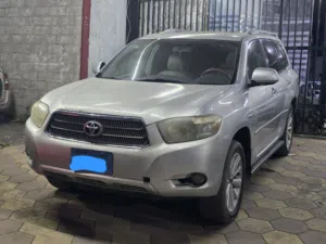 هايلاندر 2009 فضي أمريكي ب 5500 دولار يا بلاشاه