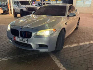 M5 2013 GCC no paints - full option - orginal M5 - V8 twin turbo 575HP - clean موديل2015garanti gear